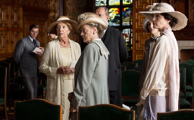 Riprese terminate per il film di Downton Abbey, annunciato anche un concerto per il 2019 Downton Abbey ha terminato le riprese per il film, a giugno 2019 anche un concerto con Jim Carter