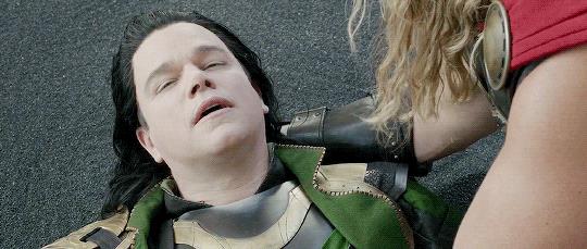 Matt Damon in Thor Ragnarok Matt Damon interpreta la morte di Loki in Thor: Ragnarok