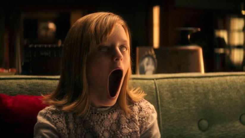 Ouija - L'origine del male, è nelle sale il prequel dell'horror del 2014 Bambina posseduta: una sequenza da brividi del film