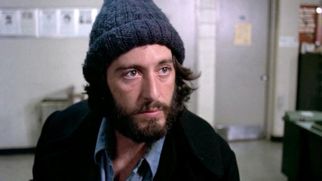 Frank Serpico, l'agente di polizia la cui vicenda è raccontata nel film di Sidney Lumet Al Pacino è Frank Serpico in una scena del film