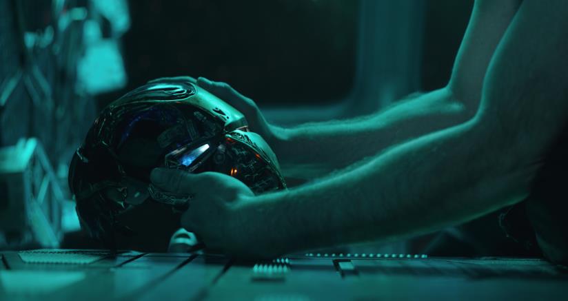 Avengers: Endgame è seguito da uno spot pubblicitario in un cinema di Singapore Tony Stark in una scena di Avengers: Endgame