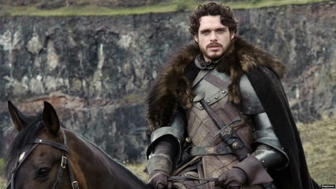 Richard Madden rivela che il compenso per aver interpretato Robb Stark non fu altissimo Richard Madden nei panni di Robb Stark