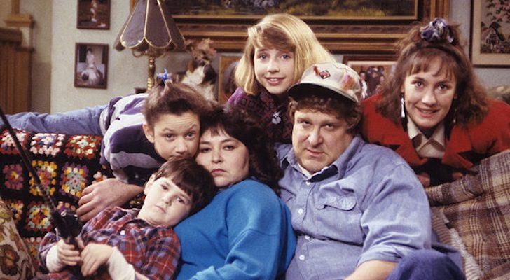 Ritorna la famiglia Conner di Pappa e Ciccia, ma questa volta Roseanne non ci sarà Lo storico cast della sit-com Pappa e Ciccia