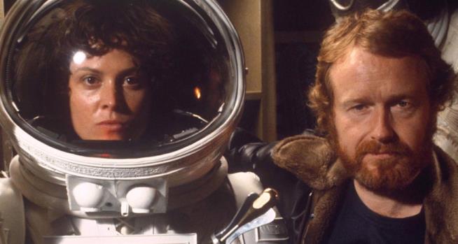 Alien, i segreti e le curiosità del film di Ridley Scott Sigourney Weaver e Ridley Scott sul set di Alien