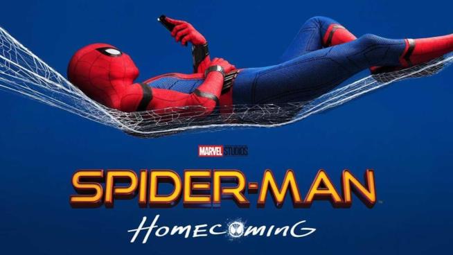 Spider-Man si prende un attimo di pausa in un'immagine promozionale Spider-Man si gode un attimo di relax su una comoda amaca fatta di tela