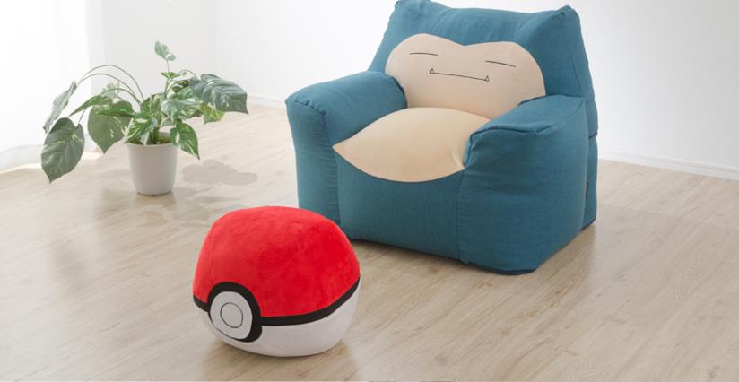 Arrivano la poltrona e il poggiapiedi ispirati a Pokémon Pokémon poltrona Snorlax e poggiapiedi Poké Ball