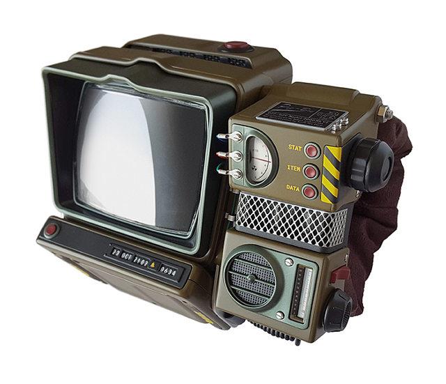 La replica del Pip-Boy di Fallout 76 La replica di Pip-Boy di Fallout 76 è acquistabile