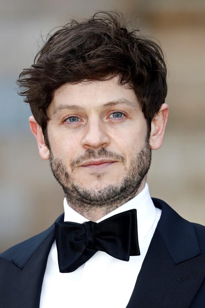 Un'immagine di Iwan Rheon Iwan Rheon posa sul carpet
