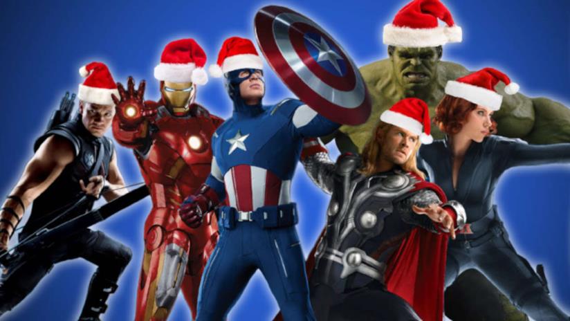 10 idee regalo di Natale per i fan Marvel Avengers con cappellino Babbo Natale