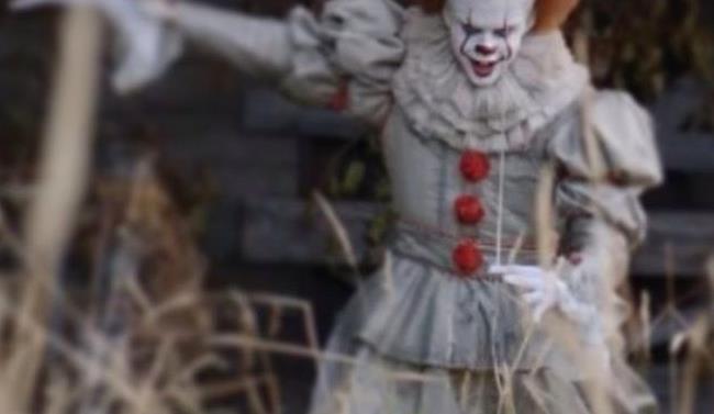 IT, la nuova immagine del clown Il nuovo Pennywise nel remake di IT