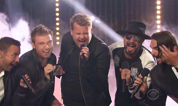 I Backstreet Boys cantano con James Corden James Corden raggiunge sul palco i Backstreet Boys al suo Late Late Show