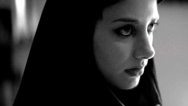 La recensione di A Girl Walks Home Alone at Night Il nostro parere sul film A Girl Walks Home Alone at Night