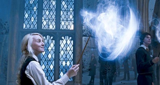 Il test ufficiale di J.K. Rowling ti farà scoprire il tuo Patronus Luna Lovegood invoca il suo Patronus