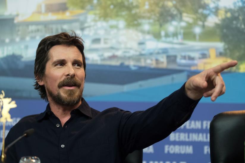 Christian Bale non vede l'ora di vedere Joker e loda il coraggio di Joaquin Phoenix Una foto di Christian Bale alla 69esima edizione della Berlinale