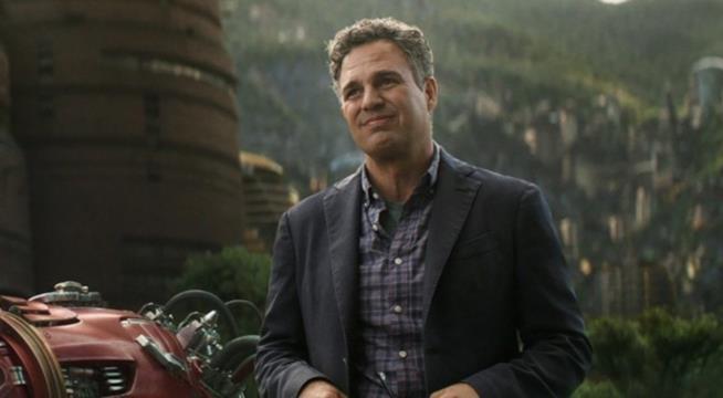Don Cheadle non terrà più interviste con Mark Ruffalo per via degli spoiler Un primo piano di Mark Ruffalo nei panni di Bruce Banner in Thor: Ragnarok