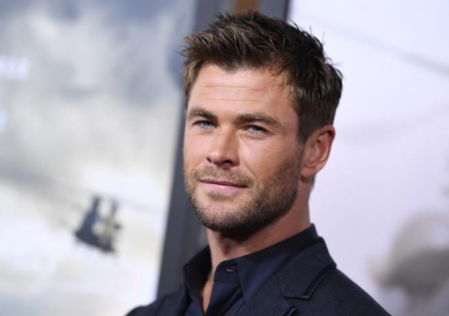 Chris Hemsworth su Instagram mostra il suo duro allenamento per Men in Black Chris Hemsworth