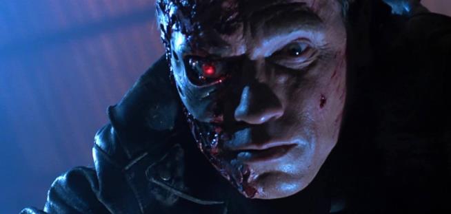 Due aziende realizeranno le repliche di un Terminator, nella versione endoscheletro in metallo Arnold Schwarzenegger in una scena di Terminator 2