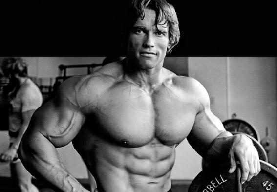 Arnold Schwarzenegger giovane Arnold Schwarzenegger, muscoli da body builder