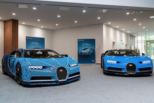 Autodromo di Monza: LEGO Technic Bugatti Chiron e il modello originale delle celebre auto sportiva LEGO Technic Bugatti Chiron e il modello originale delle celebre auto sportiva in esposizione nelle sale dell'Autodromo di Monza