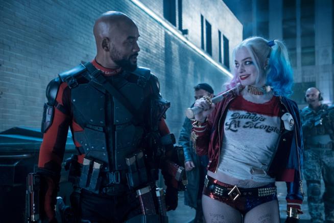 Suicide Squad, arriva al cinema il team di super cattivi DC Will Smith e Margot Robbie in una scena del film