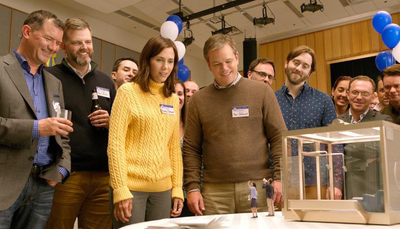 Matt Damon è protagonista di Downsizing di Alexander Payne Una scena dal film Downsizing con Matt Damon