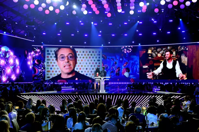 Tony Stark è il Miglior Eroe per il popolo degli MTV Movie & TV Awards 2019, ecco il discorso di Robert Downey Jr. Robert Downey Jr. si presenta in collegamento video agli MTV Movie & TV Awards 2019