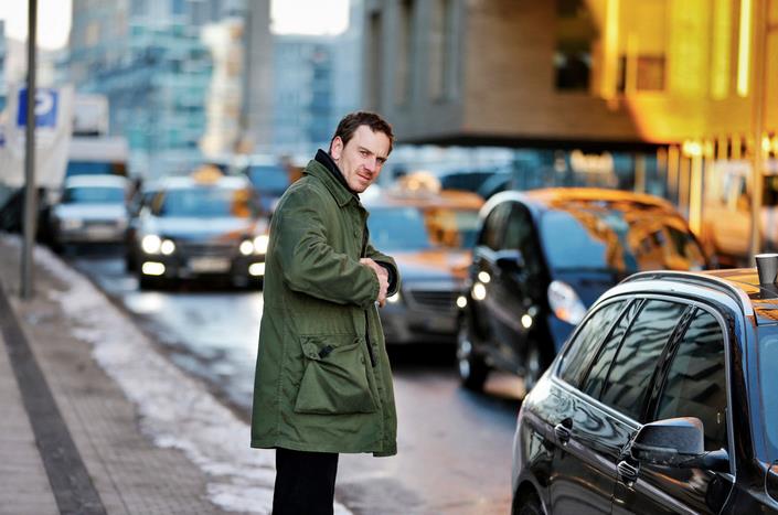 L'Uomo di Neve Michael Fassbender in una scena de L'Uomo di Neve