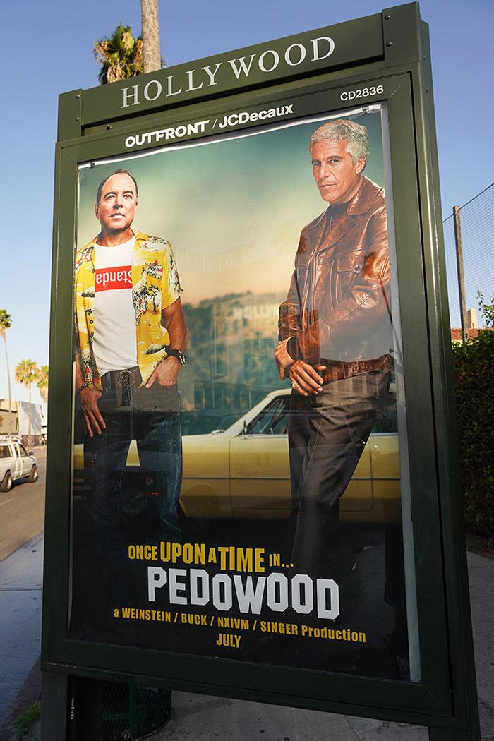 Il poster modificato di C'era una volta a... Hollywood Il poster di C'era una volta a... Hollywood modificato in maniera polemica