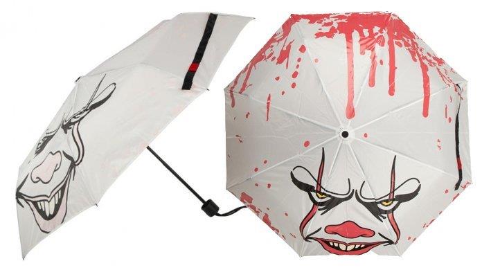 Arriva l'ombrello ufficiale di IT che trasforma la pioggia in... sangue Alcune foto dell'ombrello ufficiale di IT prese dallo store