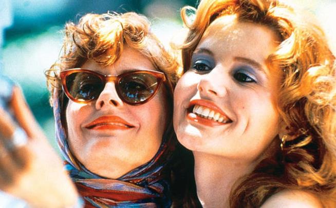 Trama e finale del film cult Thelma e Louise di Ridley Scott Susan Sarandon e Geena Davis protagoniste di Thelma e Louise
