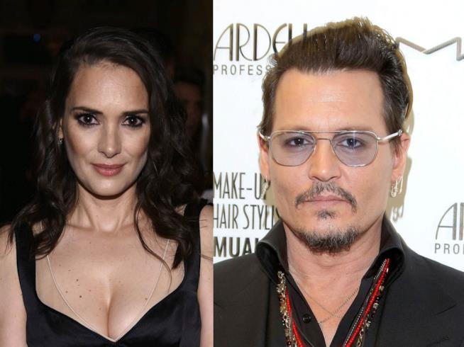 Winona Ryder dice la sua sulle accuse di violenza a Johnny Depp Primo piano di Winona Ryder e Johnny Depp