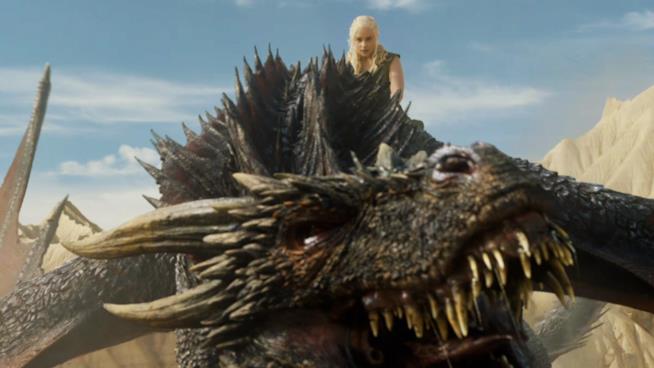 GRRM sul finale di Game of Thrones 8: "Si baserà su cose decise 5 anni fa" Daenerys e Drogon in Game of Thrones