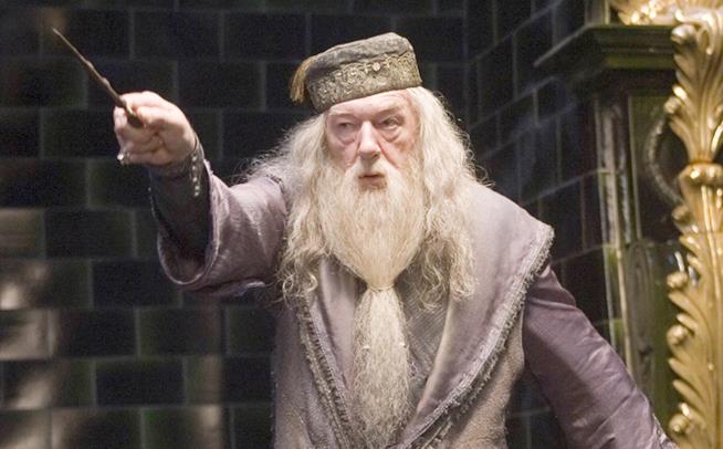 La storia di Silente nella saga di Harry Potter e Animali Fantastici Michael Gambon è Albus Silente in Harry Potter