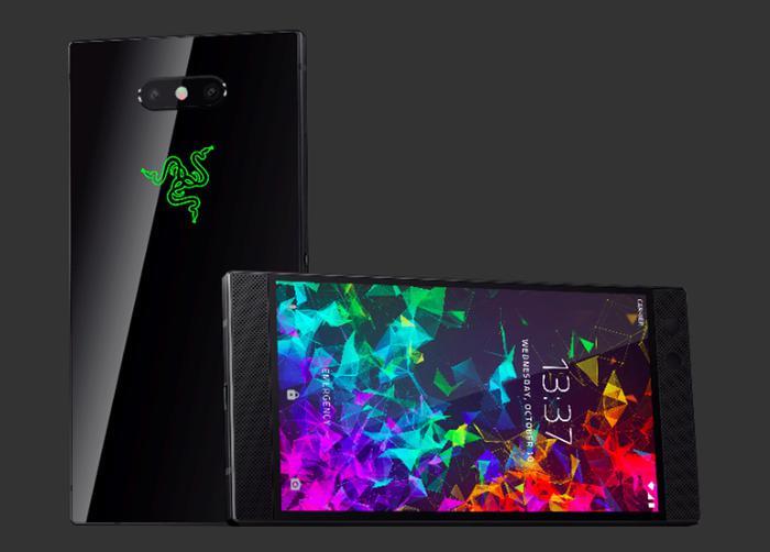 Razer Phone 2, il telefono perfetto per chi gioca Front e retro del Razer Phone 2