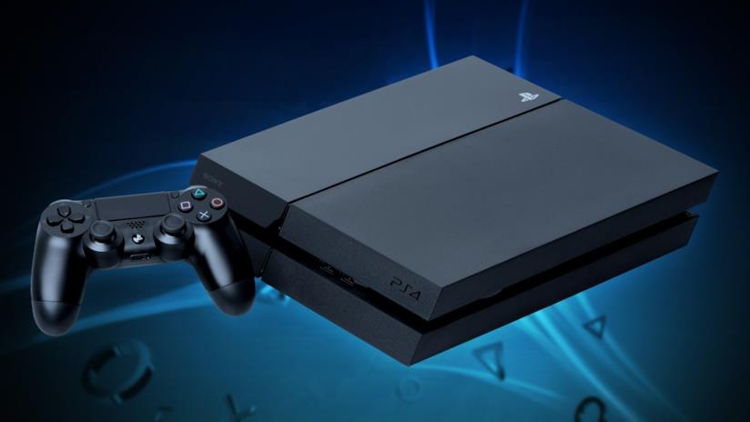 PS4 da 1TB in bundle con 4 giochi al prezzo più basso Il primo modello di PS4 in un'immagine promozionale di Sony