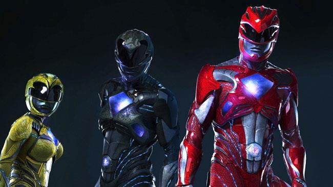 I Power Rangers con indosso i loro costumi Yellow, Black e Red Ranger