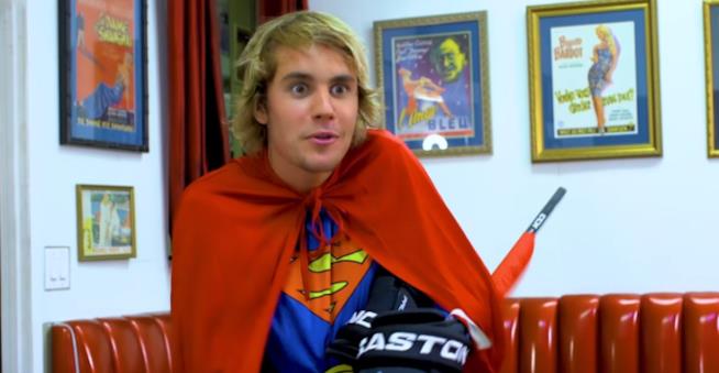 Justin Bieber interpreta Superman in un video comico per YouTube Quanto è credibile Justin Bieber nei panni di Superman?