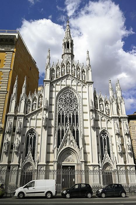 Chiesa del Sacro Cuore del Suffragio La facciata della chiesa del Sacro Cuore del Suffragio a Roma