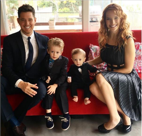 Michael Bublé informa i fan circa la salute del figlio Noah Michael Bublè con la sua splendida famiglia