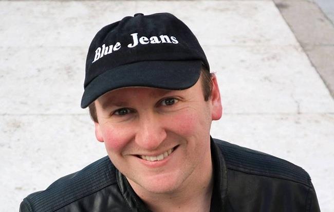 Blue Jeans: intervista all'autore Blue Jeans con il suo romanzo