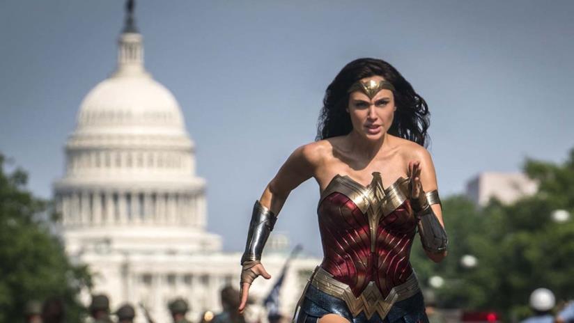 Wonder Woman 1984 è stato spostato ad agosto 2020, causa Coronavirus Wonder Woman corre a Washington D.C.