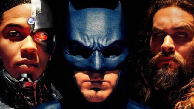 Justice League: rivelato un nuovo poster al Comic-Con, in arrivo un film su Lanterna Verde? Il nuovo poster di Justice League