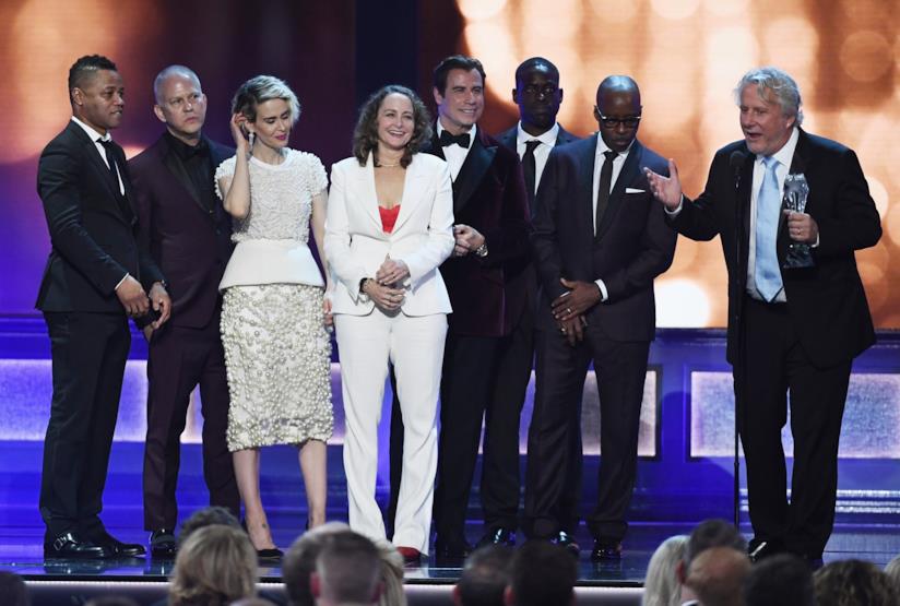 American Crime Story e Jeffrey Dean Morgan vincono importanti premi ai Critics' Choice Awards Il cast di American Crime Story ritira il premio ai Critics' Choice Aw