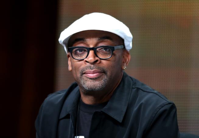 Spike Lee: Moonlight ha vinto l'Oscar solo per la controversia #OscarsSoWhite Spike Lee indossa un cappello bianco