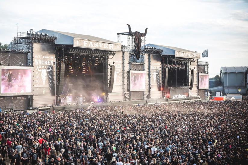 Fuggono dall'ospizio: la polizia li ritrova a un famoso festival metal Wacken Open Air 2018