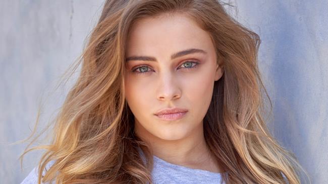 After di Anna Todd: Josephine Langford vestirà i panni di Tessa nel film Josephine Langford