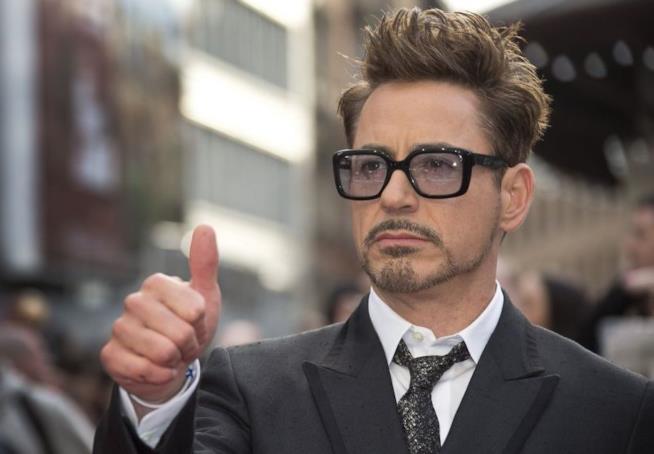 L'attore Robert Downey Jr. L'attore Robert Downey Jr. sul red carpet