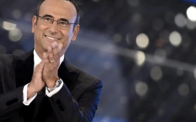 Sanremo 2017: gli ospiti e il programma della seconda serata Un primo piano di Carlo Conti
