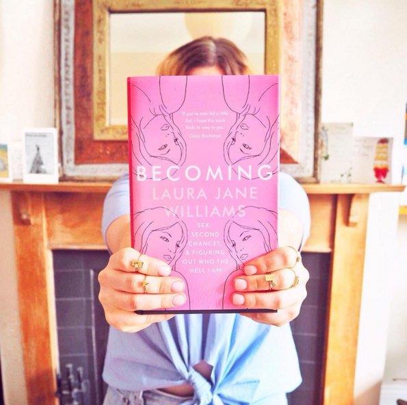 Laura Jane Williams scrive Becoming Becoming il libro di Laura Jane Williams