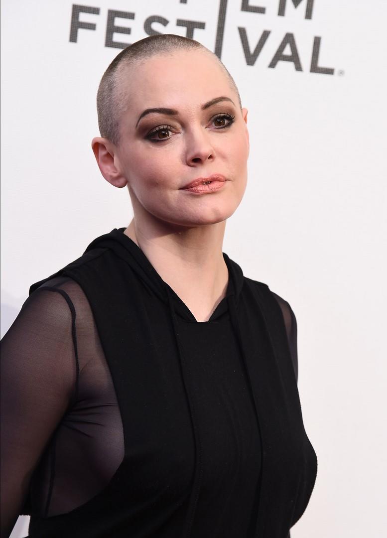 Rose McGowan denuncia uno stupro subito da un pezzo grosso di Hollywood Primo piano di Rose McGowan